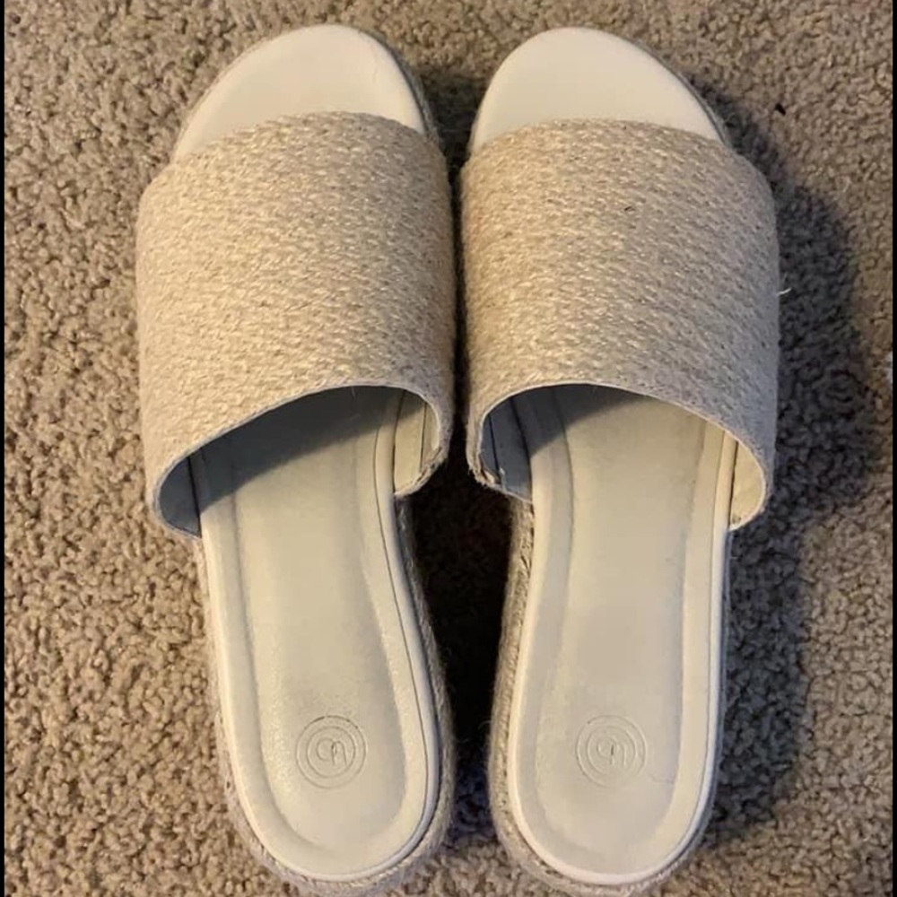 Urban Outfitters Platform Sandals!